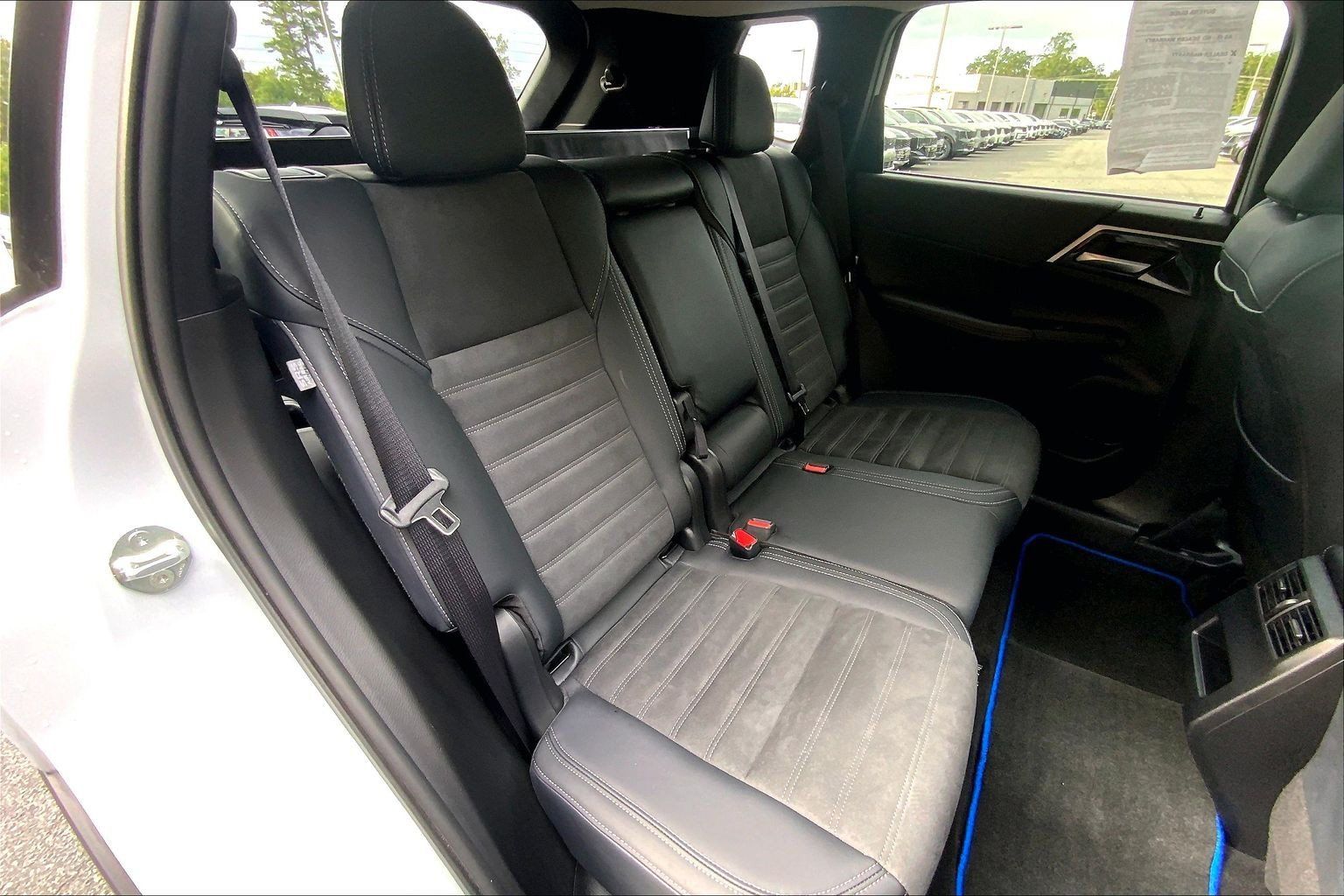 Used 2025 Mitsubishi Outlander 4WD Plug-In Hybrid image 29