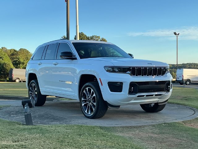 Used 2023 Jeep Grand Cherokee Overland w/ Adv Protech Group III AWD/4WD image 1