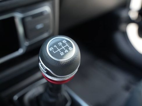 Used 2024 Jeep Gladiator Sport AWD/4WD image 34