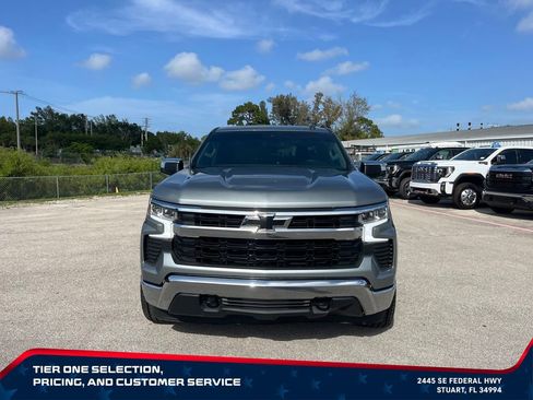 Used 2023 Chevrolet Silverado 1500 LT AWD/4WD image 3