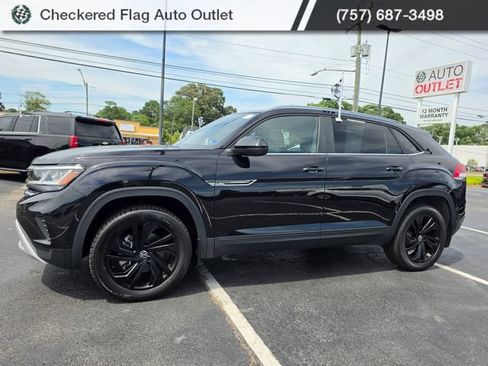 Used 2023 Volkswagen Atlas Cross Sport SE AWD/4WD image 2