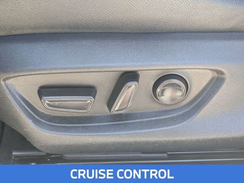 Used 2025 Toyota Camry SE w/ Convenience Package FWD image 15
