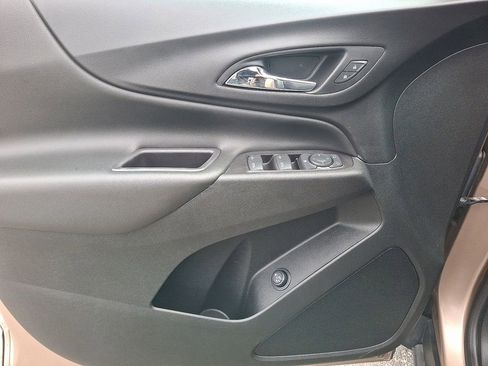 Used 2019 Chevrolet Equinox LT image 12