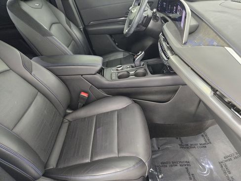 Used 2024 Cadillac XT4 Sport image 16