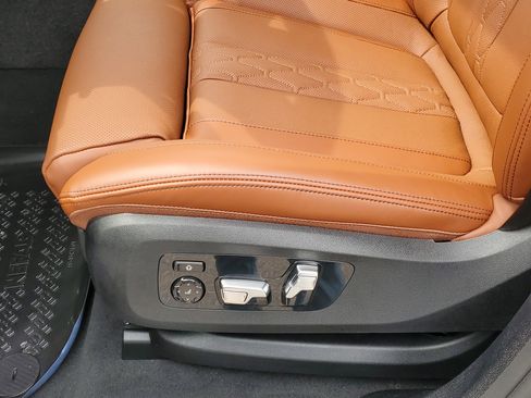 New 2026 BMW X6 xDrive40i AWD/4WD image 9