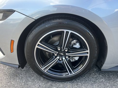 Used 2025 Ford Mustang Premium RWD image 8