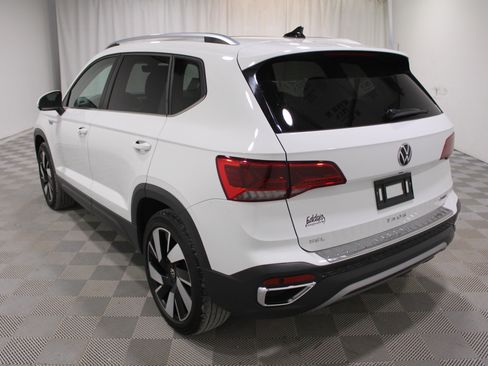 Used 2024 Volkswagen Taos SEL image 29