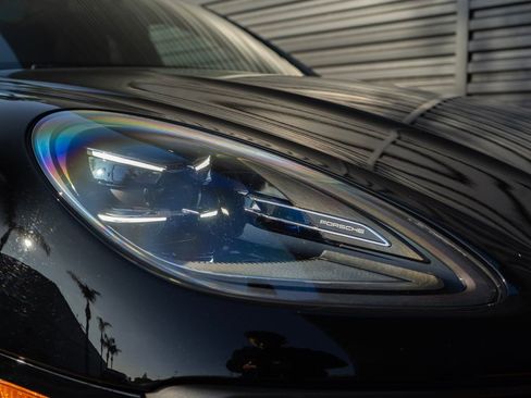 Used 2022 Porsche Macan image 13