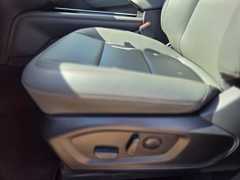 New 2026 Ford Explorer Active w/ Active Comfort Package RWD image 32