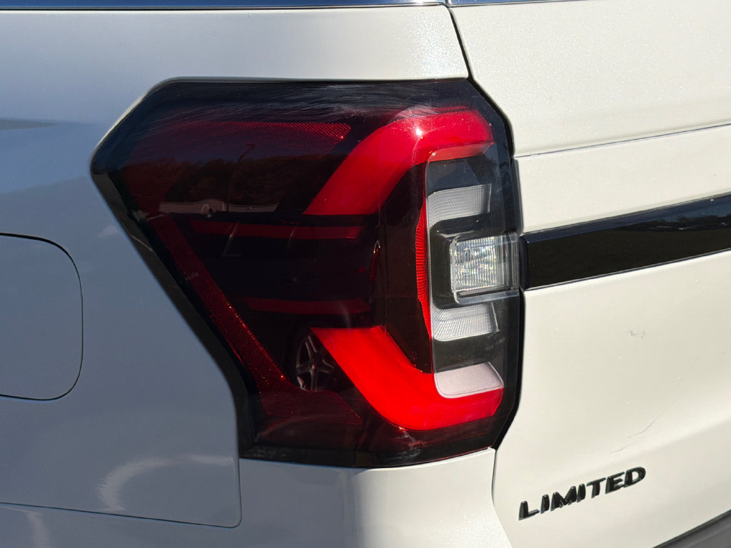 Used 2023 Ford Expedition Limited RWD image 10
