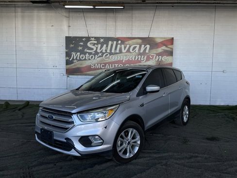 Used 2019 Ford Escape SE image 3