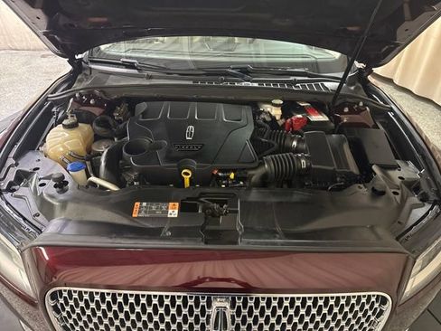 Used 2017 Lincoln Continental Select w/ Climate Package image 10