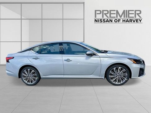 New 2025 Nissan Altima 2.5 SL FWD image 6