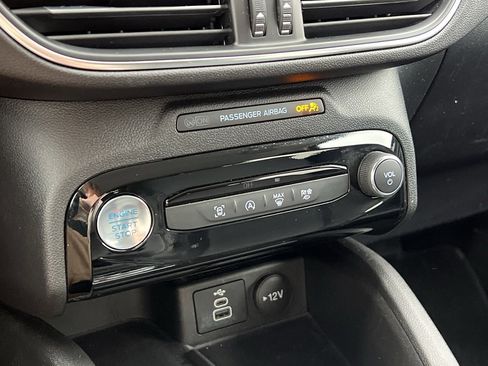 Used 2025 Ford Escape Platinum image 21