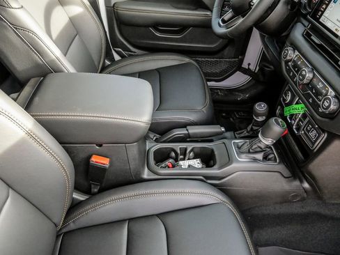 New 2026 Jeep Gladiator Sport image 15