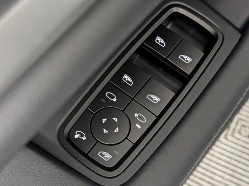 New 2026 Porsche Taycan 4S AWD/4WD image 28