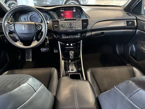 Used 2017 Honda Accord Sport image 24