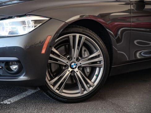 Used 2017 BMW 340i xDrive Sedan AWD/4WD image 6