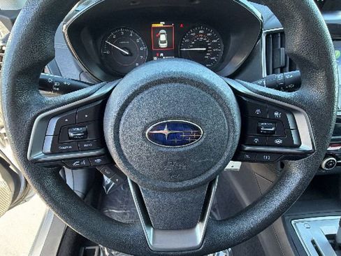 Used 2021 Subaru Crosstrek 2.0i AWD/4WD image 18