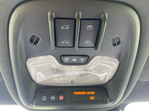 Used 2022 Chevrolet TrailBlazer RS w/ Sun and Liftgate Package AWD/4WD image 26