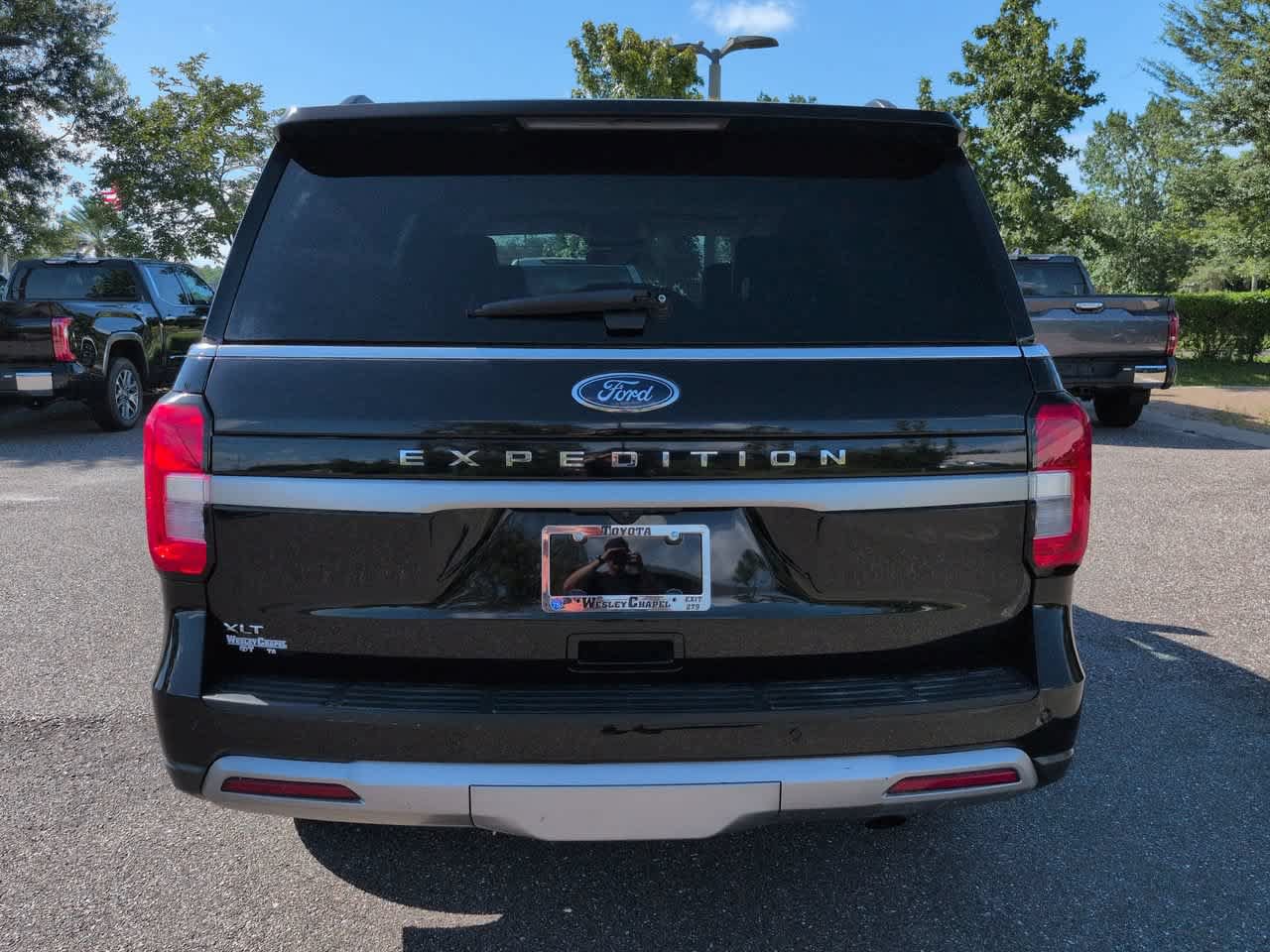 Used 2024 Ford Expedition XLT RWD image 5