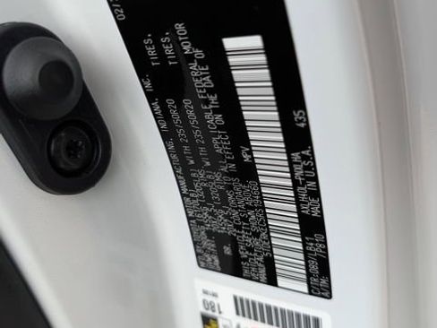 Used 2024 Toyota Sienna Platinum FWD image 39