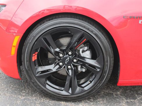 Used 2022 Chevrolet Camaro LT image 12