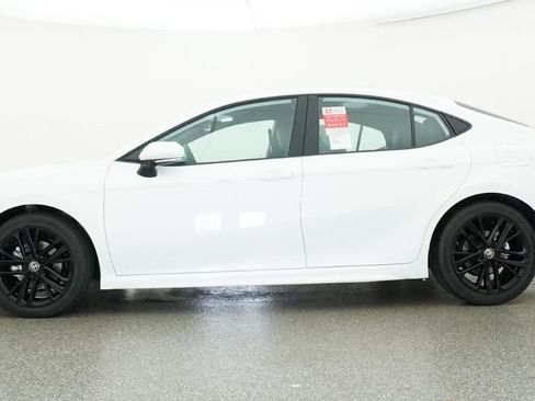 New 2026 Toyota Camry SE image 19
