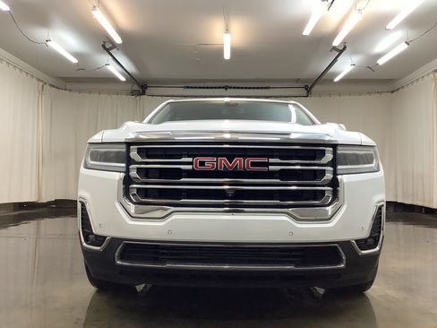 Used 2023 GMC Acadia SLT w/ Technology Package AWD/4WD image 11