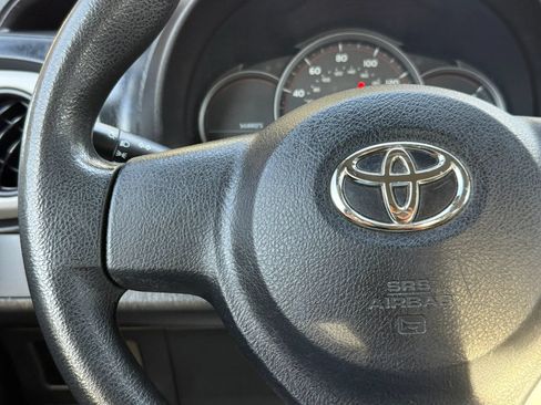 Used 2012 Toyota Yaris L FWD image 20