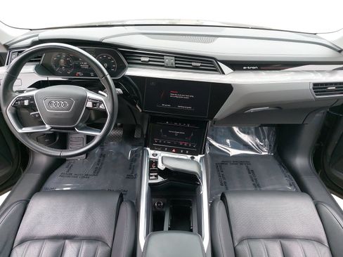 Used 2024 Audi Q8 e-tron Premium Plus w/ Prestige Package AWD/4WD image 9