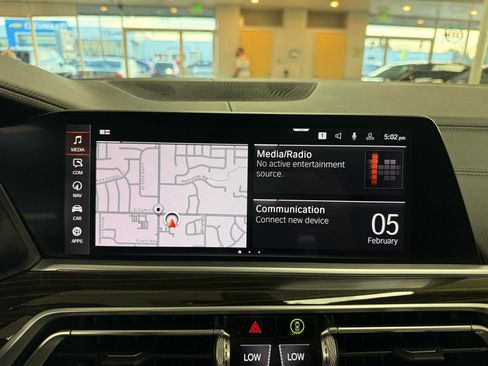 Used 2021 BMW X6 xDrive40i w/ M Sport Package image 18