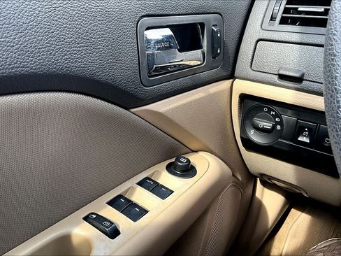 Used 2012 Ford Fusion SE FWD image 34