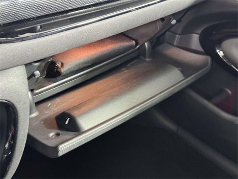 Used 2019 MINI Cooper Clubman S w/ Premium Package image 32