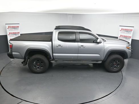 Used 2021 Toyota Tacoma TRD Off-Road AWD/4WD image 17
