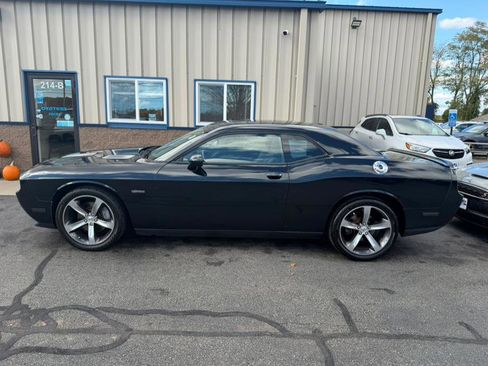 Used 2014 Dodge Challenger R/T image 4