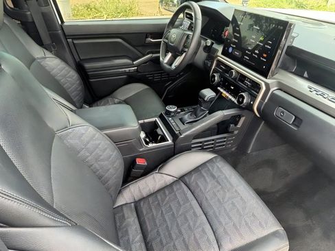 Used 2024 Toyota Tacoma TRD Off-Road w/ TRD Off Road Premium Package AWD/4WD image 31