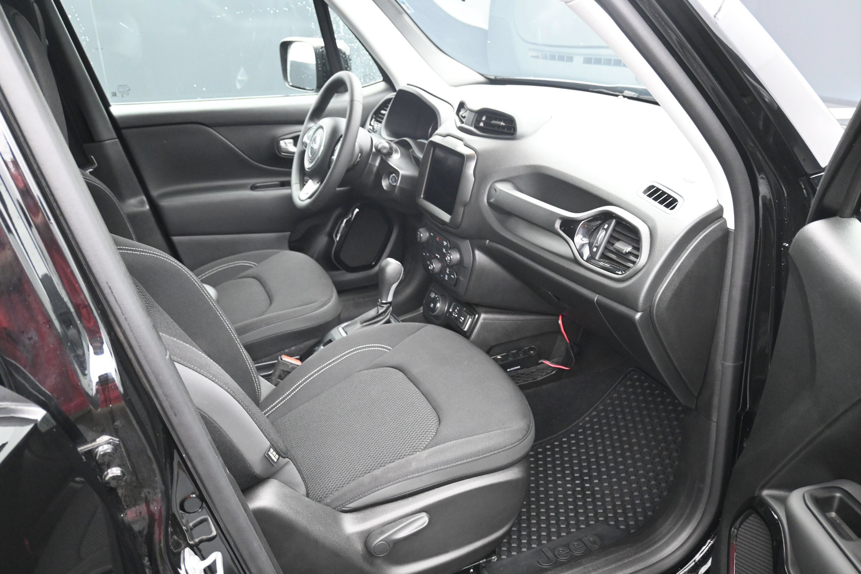 Used 2023 Jeep Renegade Altitude AWD/4WD image 11