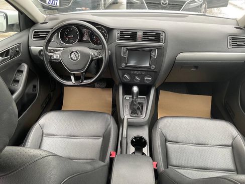 Used 2017 Volkswagen Jetta SE image 11