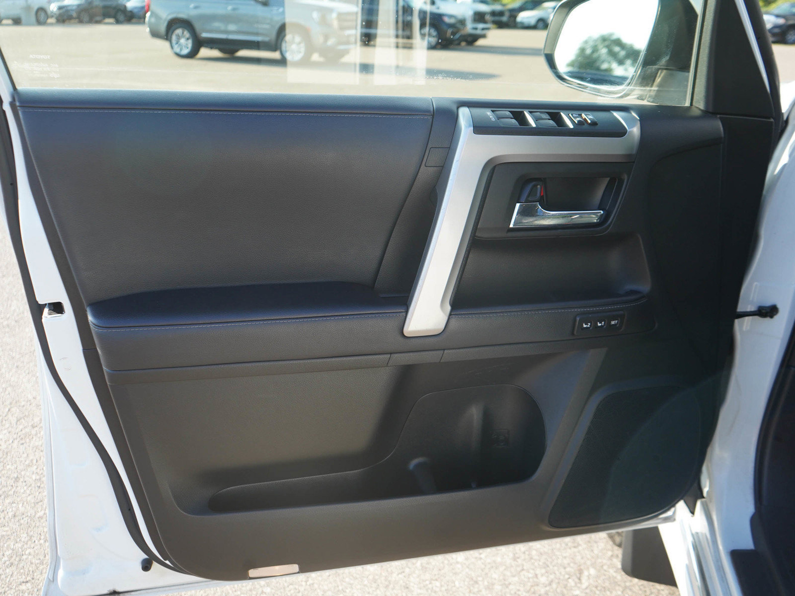 Used 2024 Toyota 4Runner Limited AWD/4WD image 20