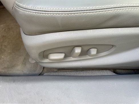 Used 2015 Chevrolet Impala LT image 11