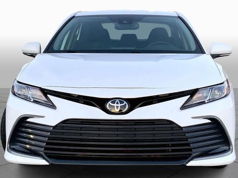 Used 2024 Toyota Camry LE image 4