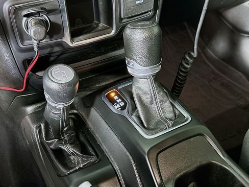 Used 2024 Jeep Wrangler Sport image 21