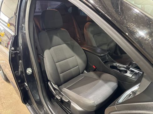 Used 2020 Chevrolet Malibu LT image 30