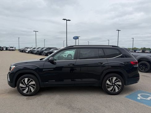 Used 2025 Volkswagen Atlas SE AWD/4WD image 5