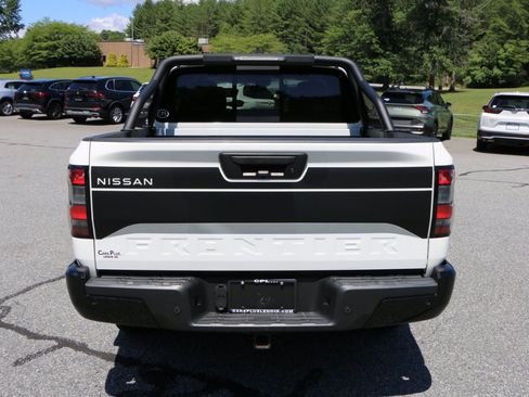 Used 2024 Nissan Frontier SV w/ Hardbody Edition AWD/4WD image 4