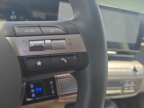Used 2024 Hyundai Kona SEL FWD image 25