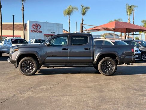 Used 2021 Toyota Tacoma Limited image 9
