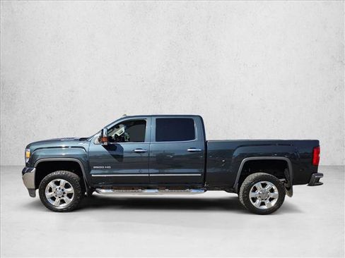 Used 2017 GMC Sierra 2500 SLT w/ Duramax Plus Package AWD/4WD image 8
