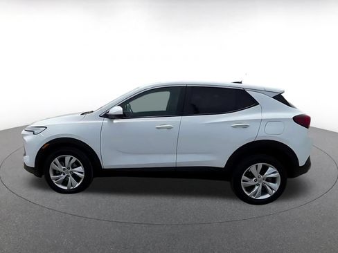 Used 2025 Buick Encore GX Preferred AWD/4WD image 9